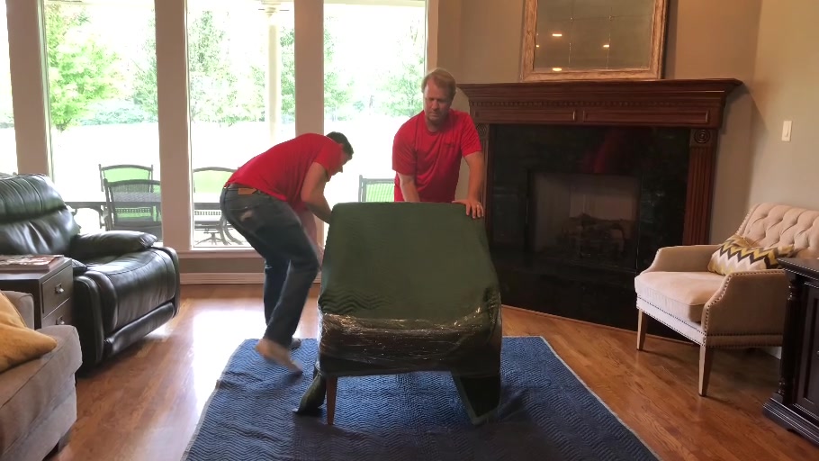 heavy-help-chair-wrapping-team-tulsa